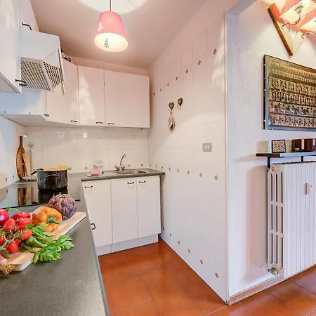 Le Meuble Between Center & Skiing - Happy